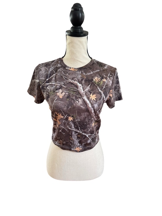 SHEIN Tops - SHEIN Brown Camo Leaf Print Short Sleeve Crop Top